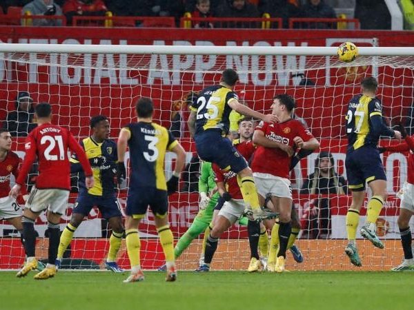 Manchester vernedert door Bournemouth 0-3