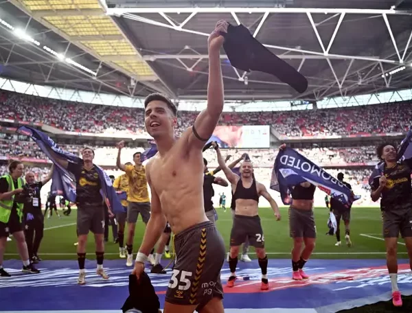Southampton verslaat Leeds United en keert terug naar de Premier League
