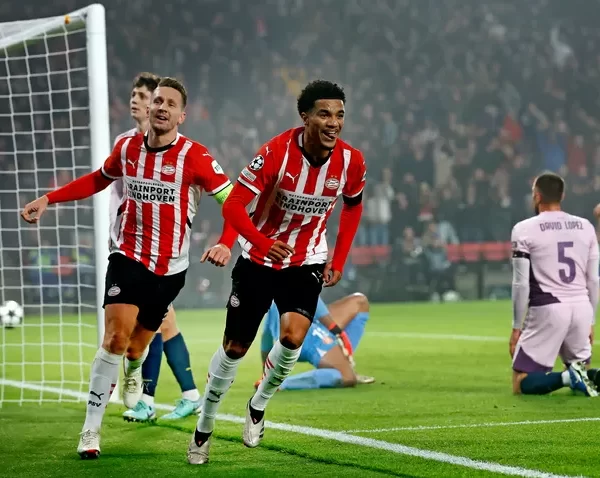 Dominant PSV wint met 4-0 van Girona